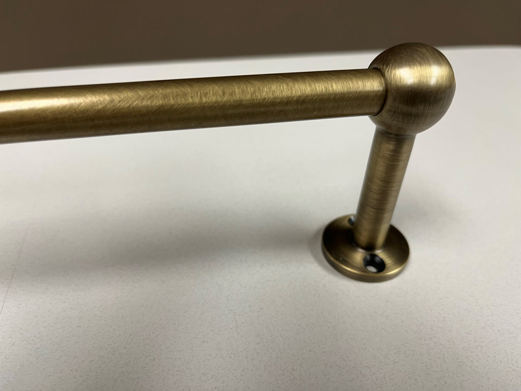 BO-405-050 Brass Short Corner Post (1/2